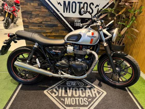 TRIUMPH STREET TWIN 
